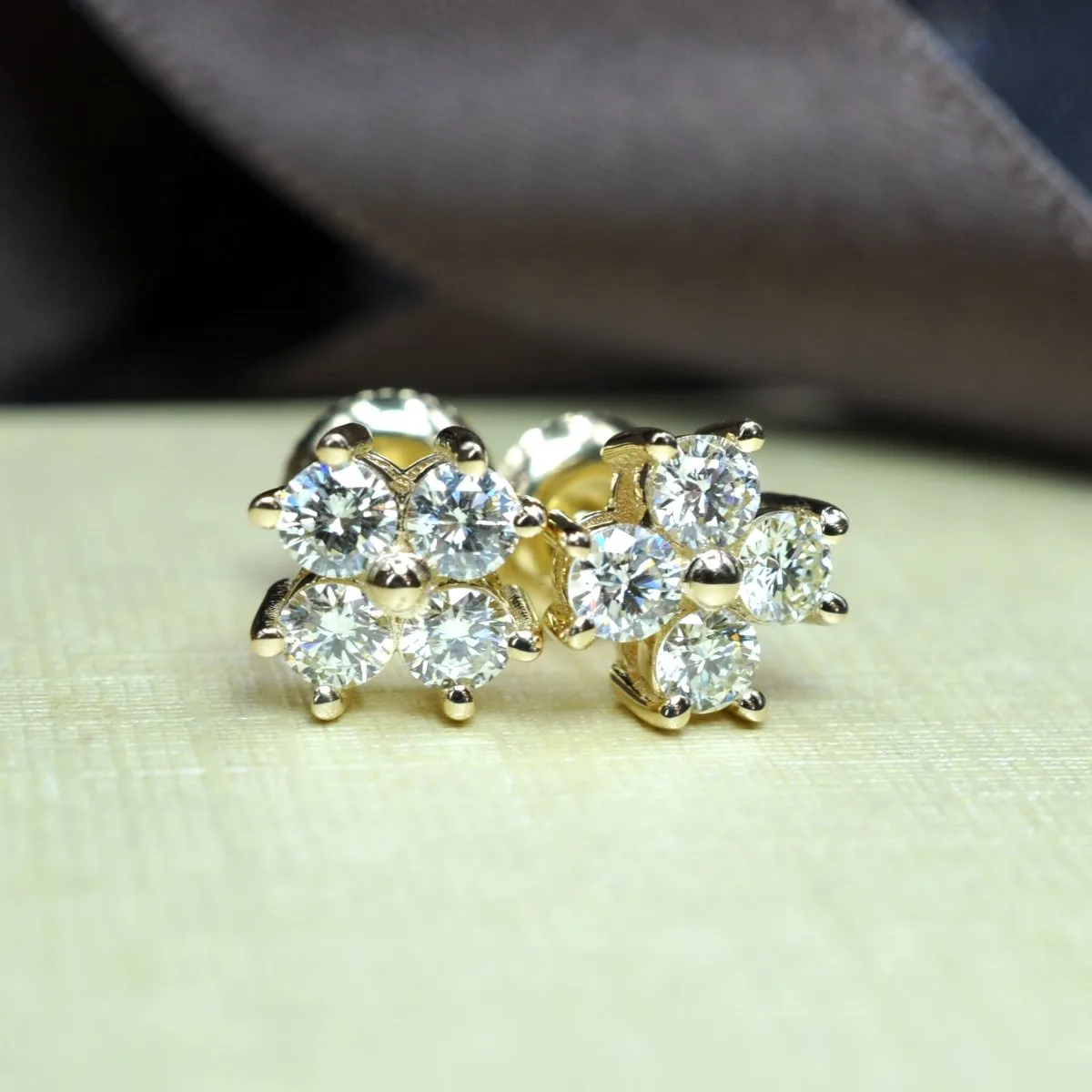 0.50-1.50 CT Round Cut Diamonds - Diamond Earrings