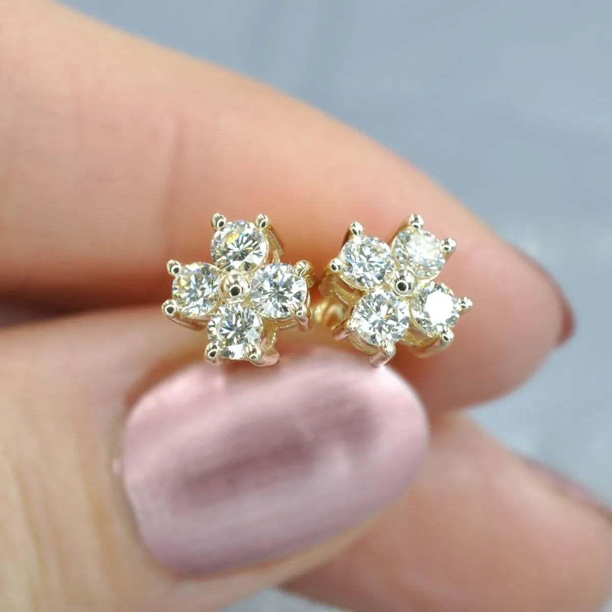 0.50-1.50 CT Round Cut Diamonds - Diamond Earrings