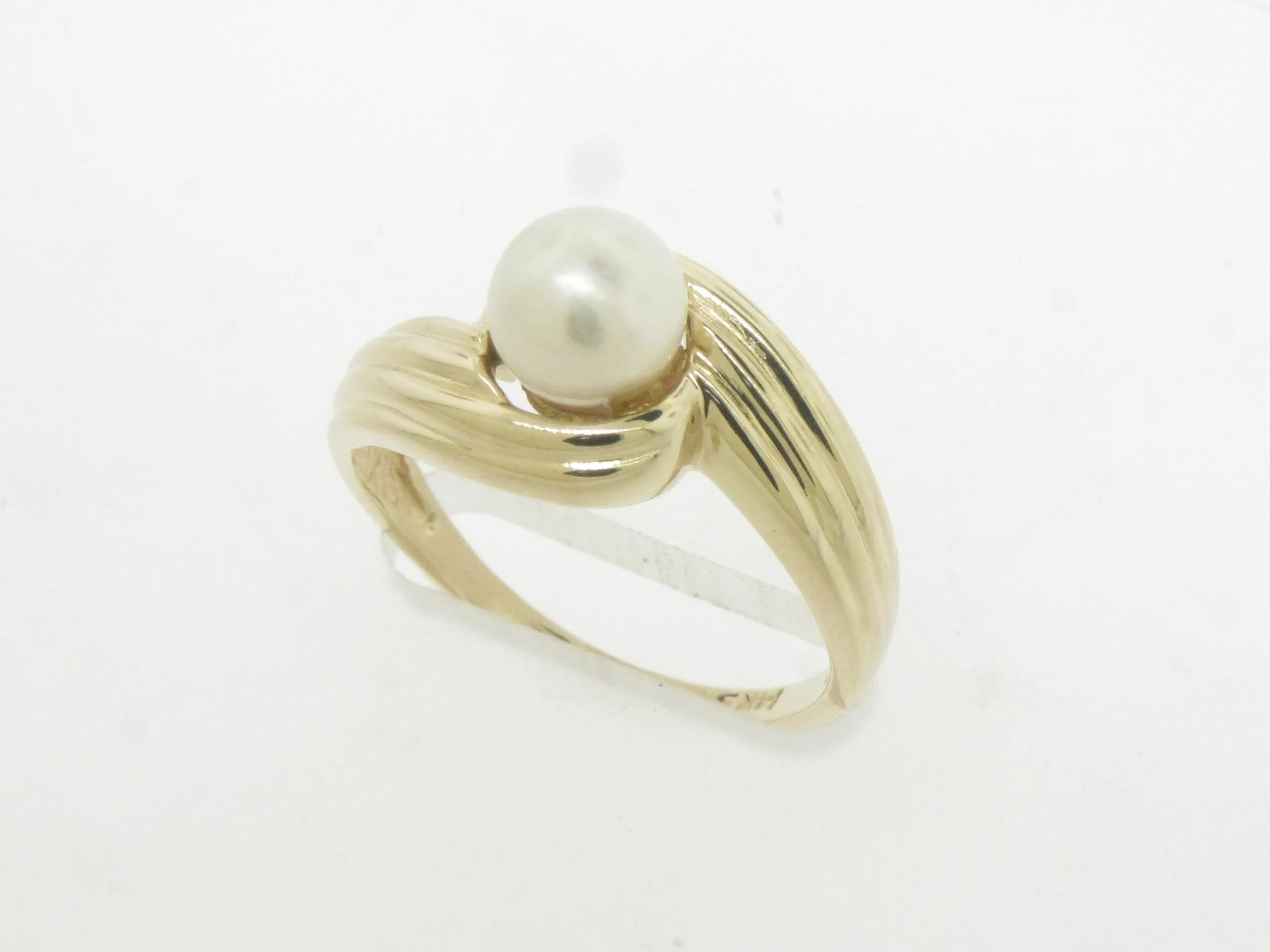 14K Yellow Gold 6mm Akoya Saltwater Pearl Ring Size 6 (Estate Jewelry)