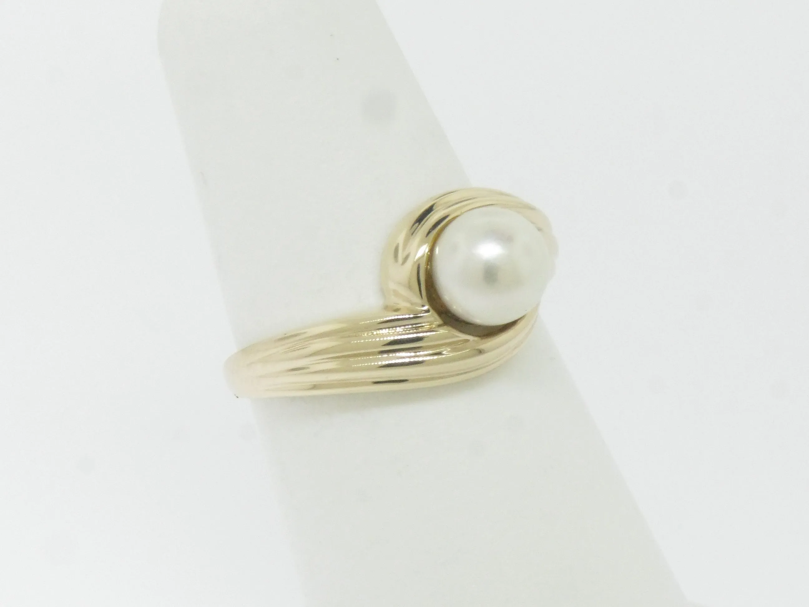 14K Yellow Gold 6mm Akoya Saltwater Pearl Ring Size 6 (Estate Jewelry)