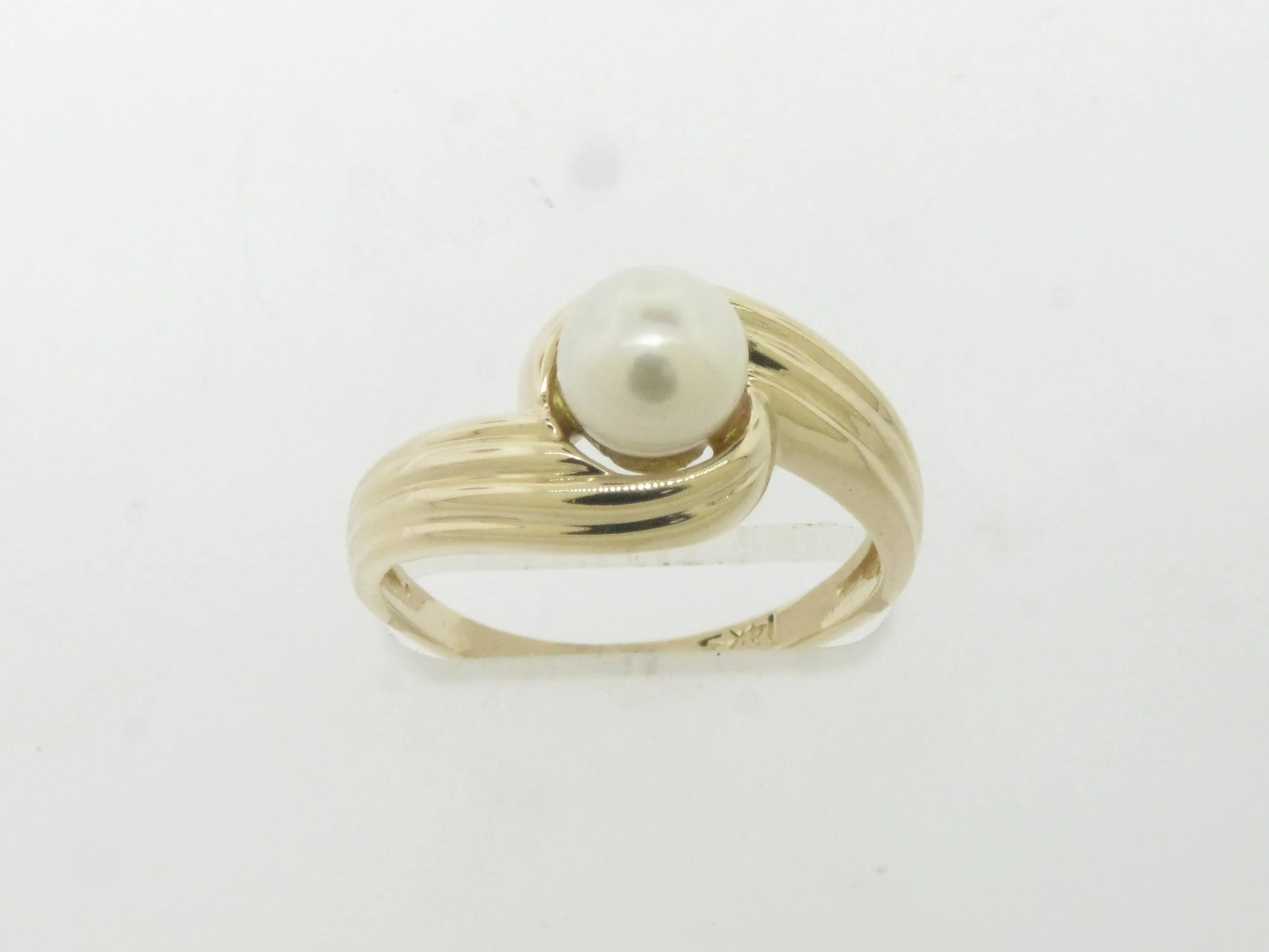 14K Yellow Gold 6mm Akoya Saltwater Pearl Ring Size 6 (Estate Jewelry)