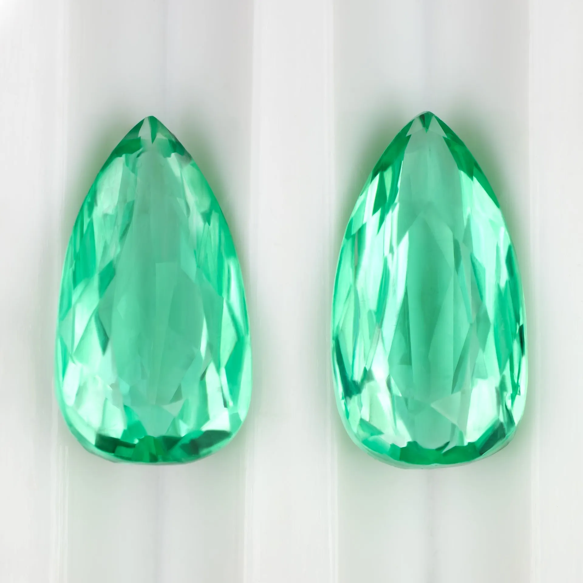 COLOMBIAN EMERALD PAIR PEAR SHAPE 7.16ct GIA CERTIFIED TEARDROP DANGLE EARRINGS