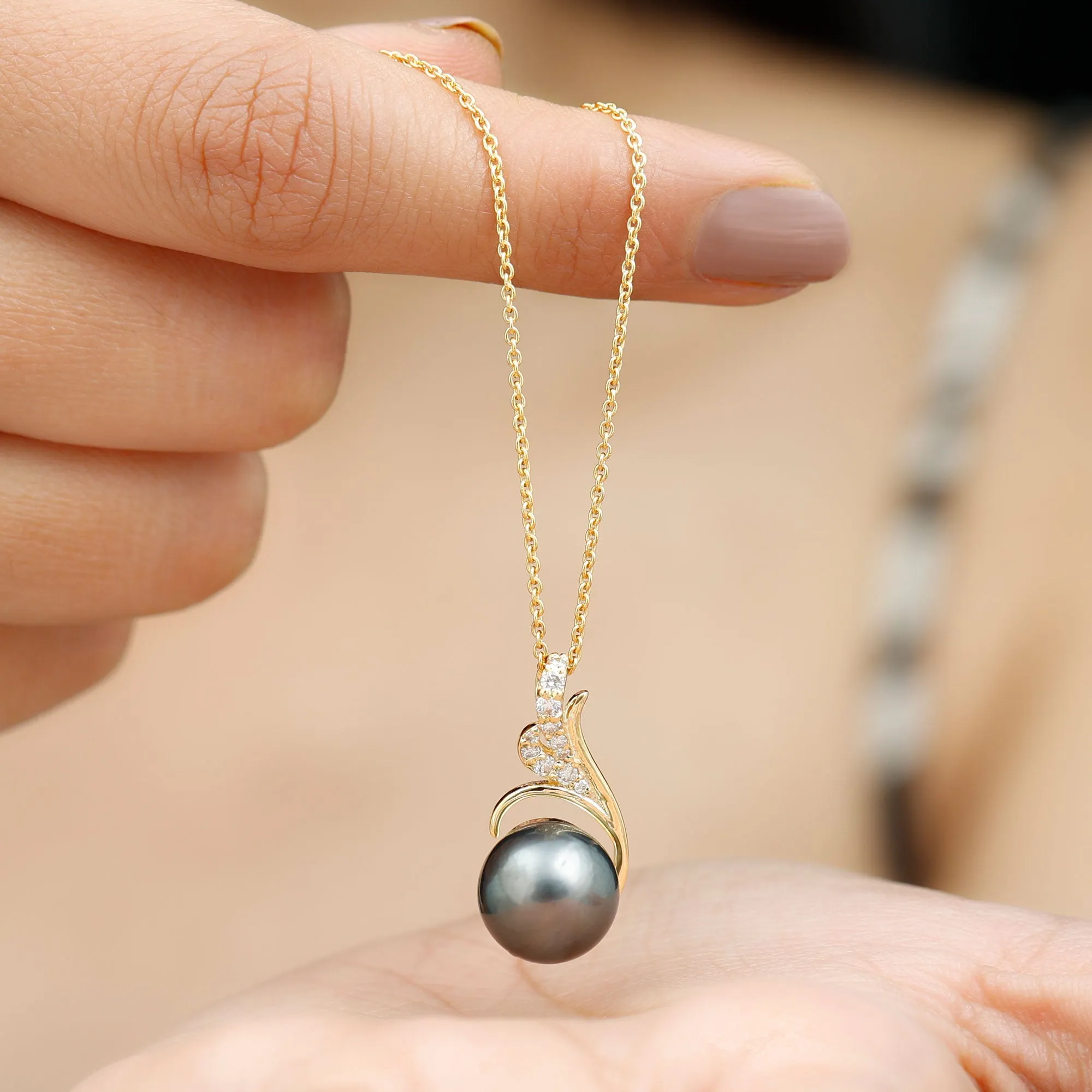 Elegant Black Tahitian Pearl Designer Pendant with Diamond