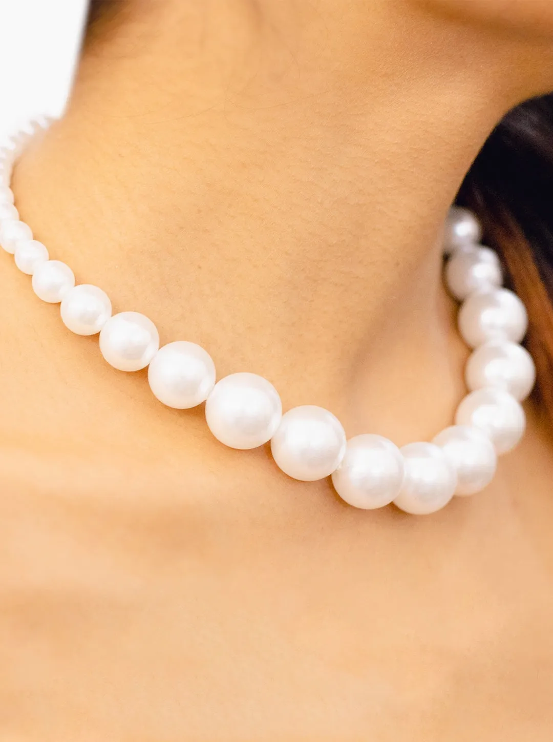 Elegant Classic Pearl Necklace Set with Matching Pearl Stud Earrings