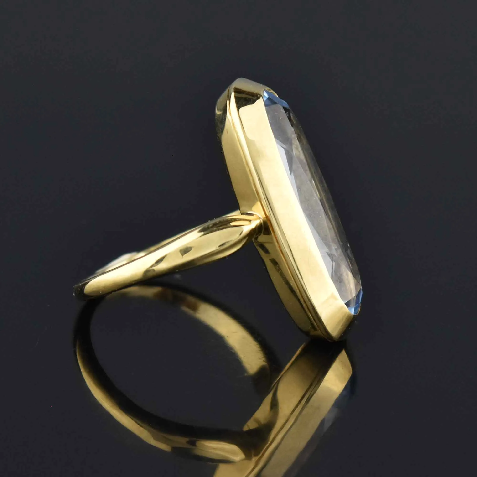 Exceptional 14K Gold Blue Topaz Ring