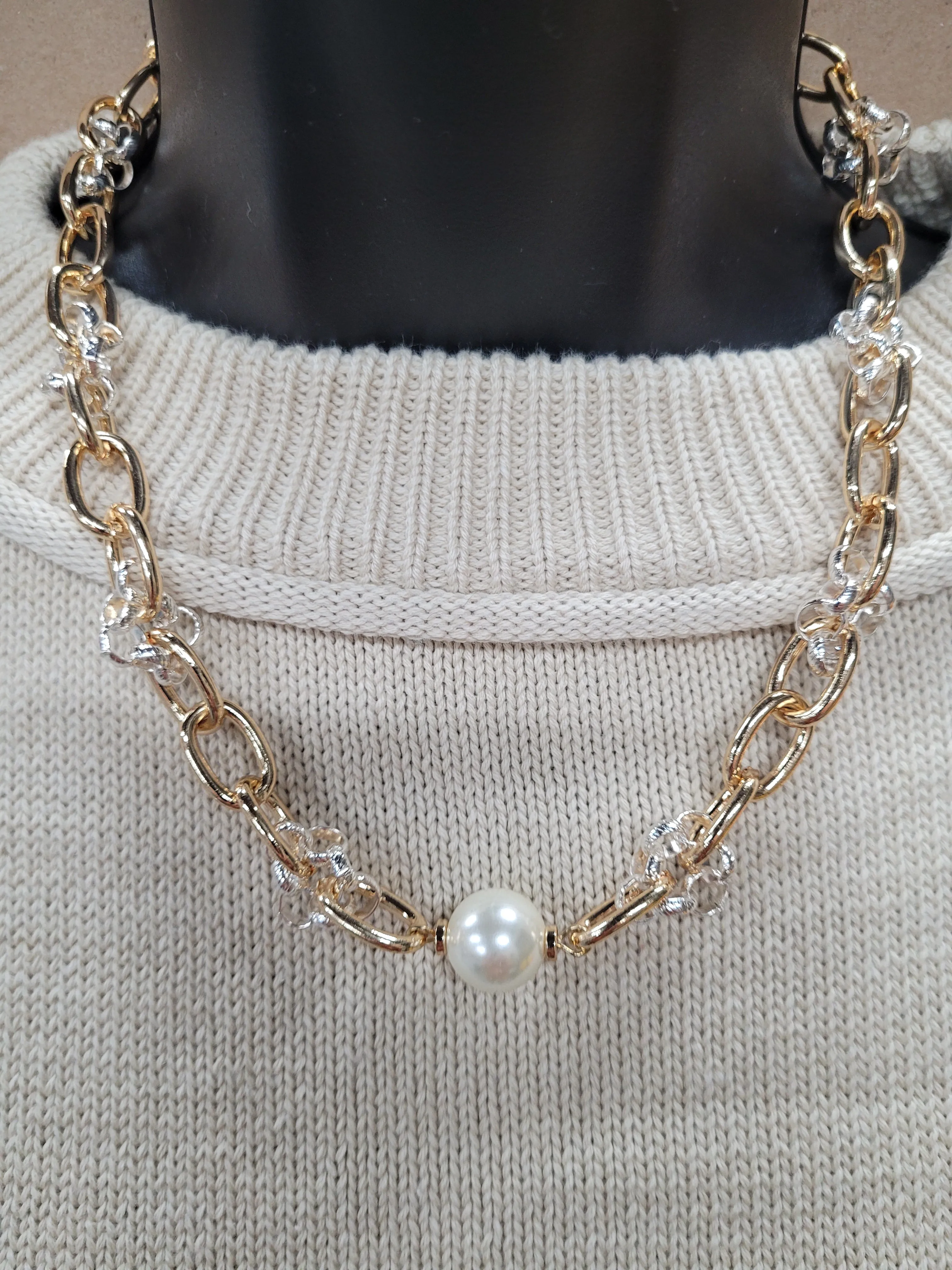 Gold and Pearl Linked Chain Necklace