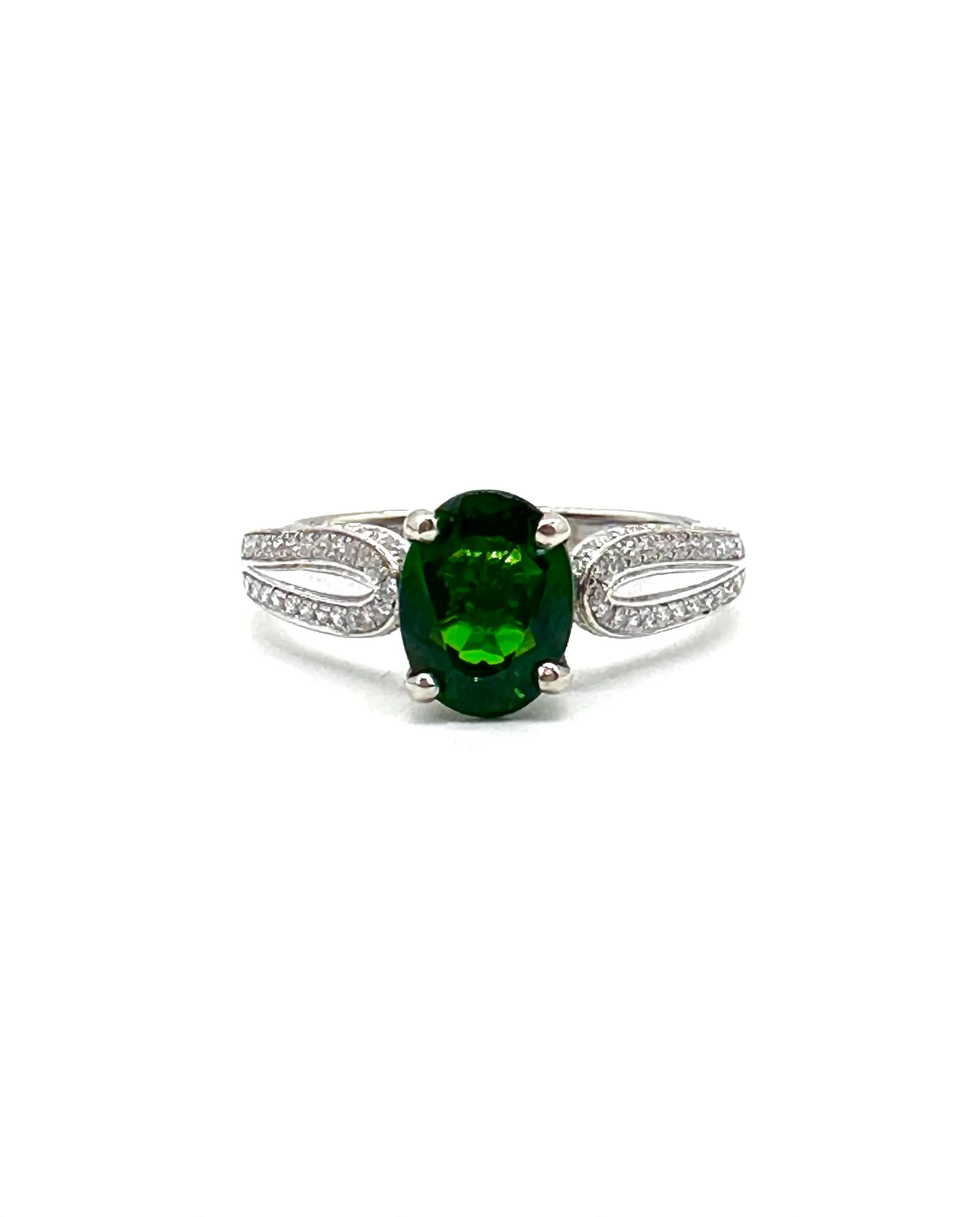 Green tourmaline and diamond ring