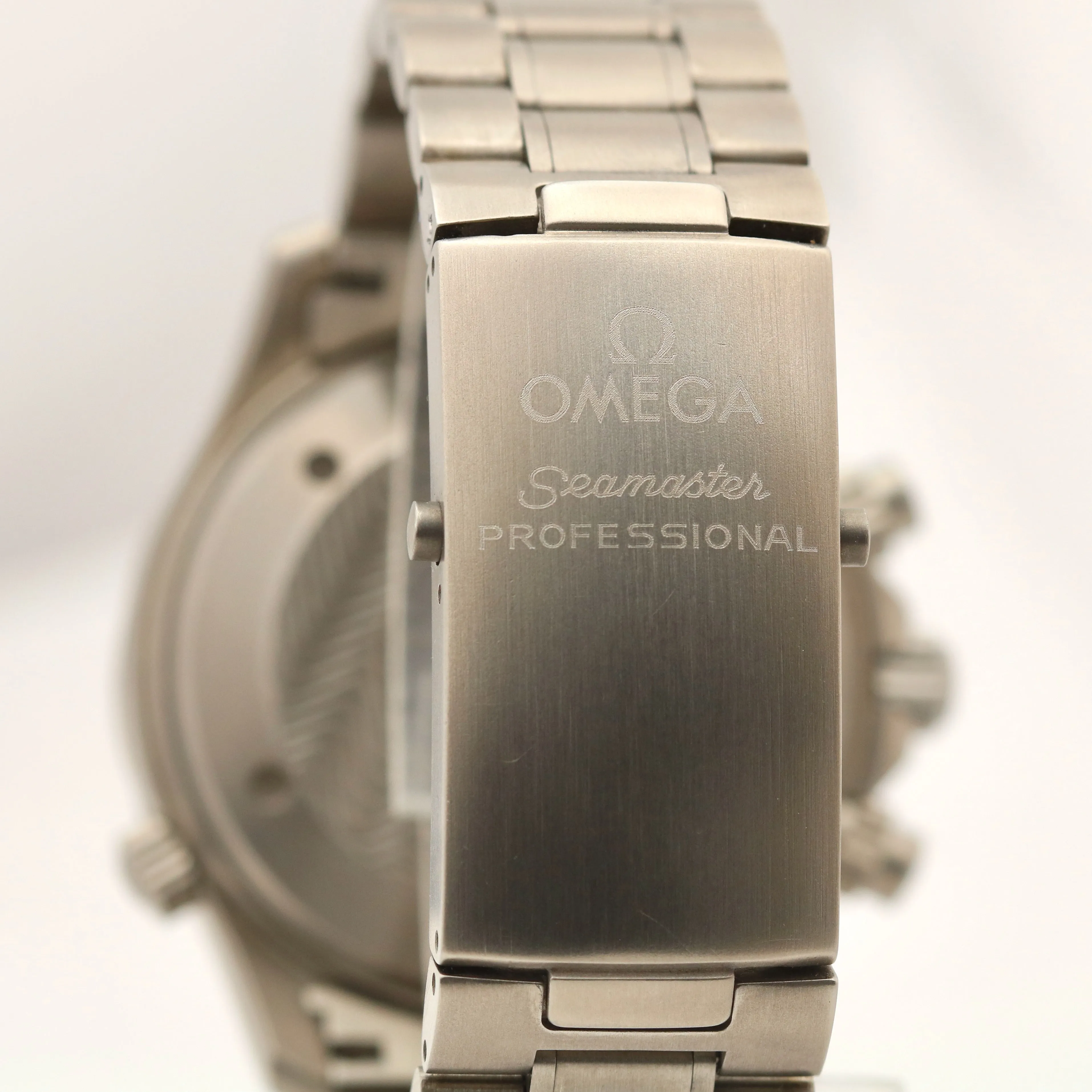 Omega Seamaster Chronograph 300M America's Cup TITANIUM 41.5mm 2293.50.00 PAPERS