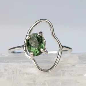 Peridot with Chromite Side Annalyn Ring