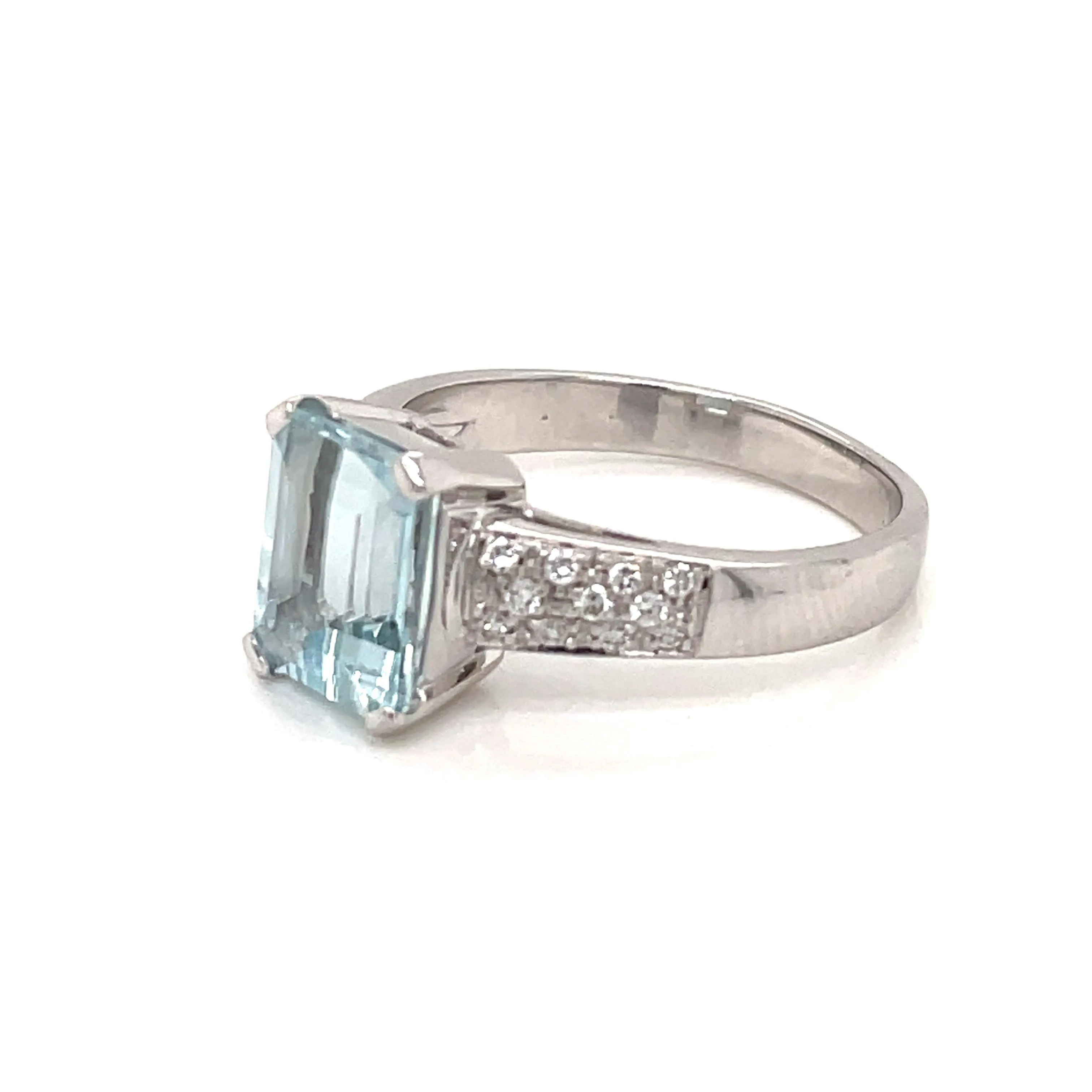 Vintage 2.5 carats Aquamarine Diamond Gold Ring